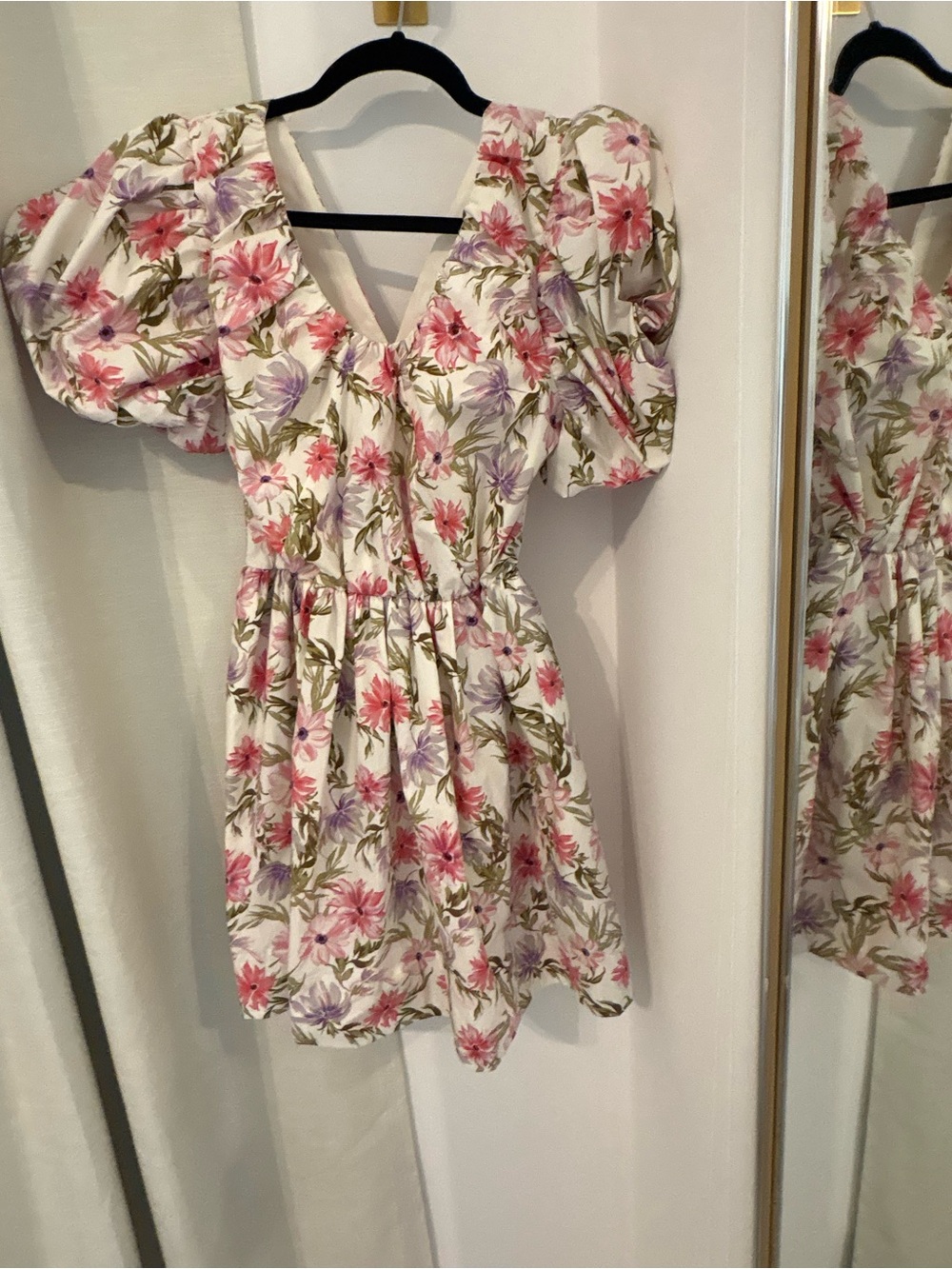Express White Floral Puff-Sleeve Dress with Pink & Lavender Blooms - Picture 3 of 5
